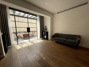 JLM Modern 3 Bedroom - Fully Renovated
